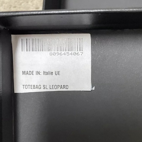 Saint Laurent Tote Bag Exclusive with box and full inclusions - Picture 9 of 10